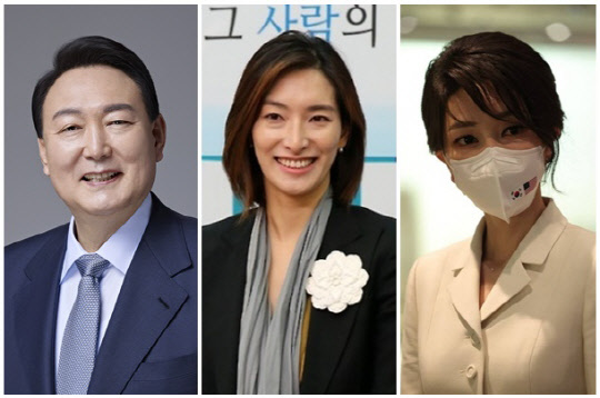 (왼쪽부터) 윤석열 대통령, 김빈 전 대통령비서실 디지털소통센터 행정관, 김건희 여사. <국민의힘 제공, 연합뉴스>